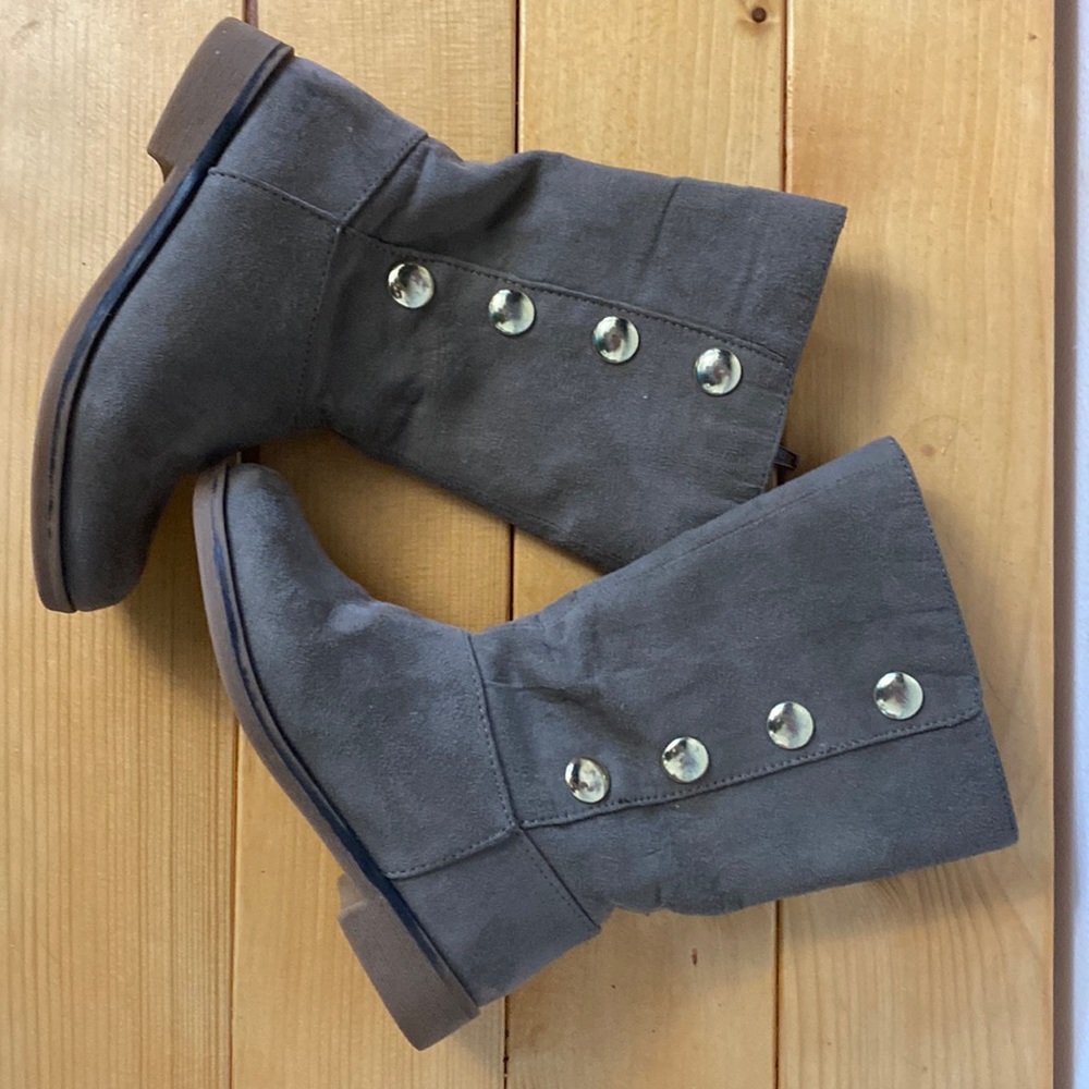 Childrens place toddler size 10 brown with gold accents zip up boots